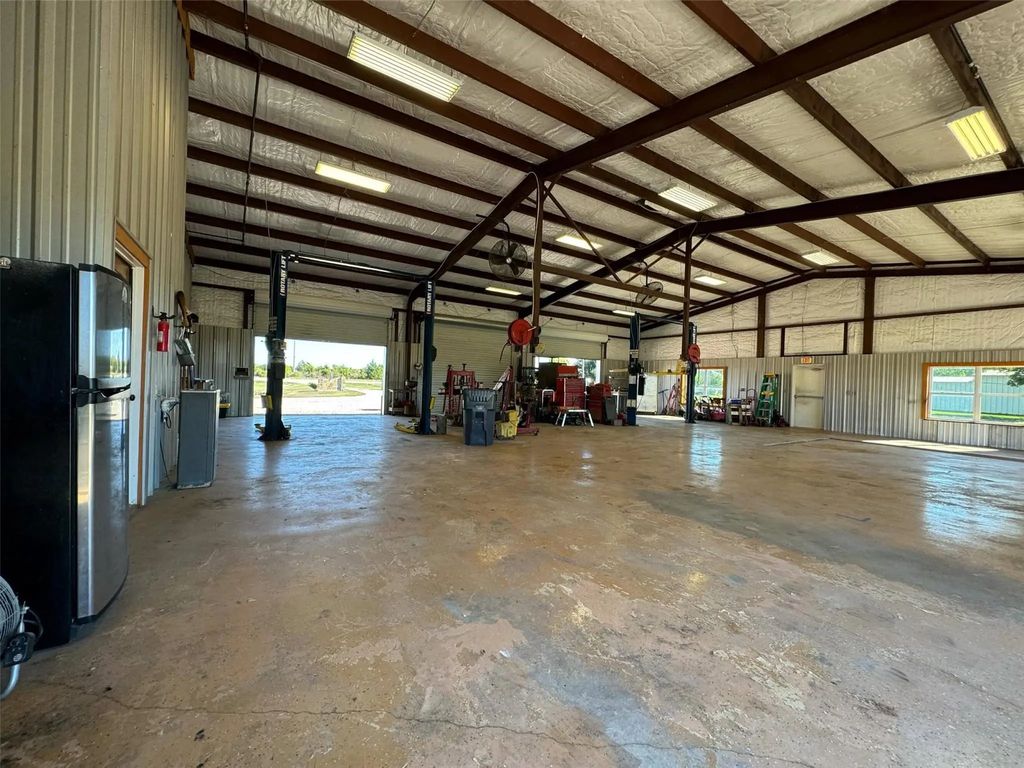 2077 N State Hwy 78, Farmersville