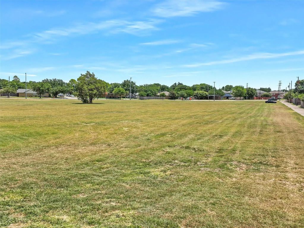3401 Roan Road, Garland