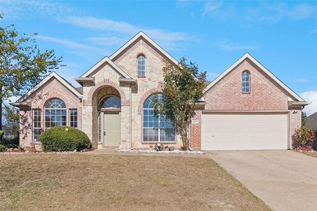 1071 Streamside Drive, Cedar Hill