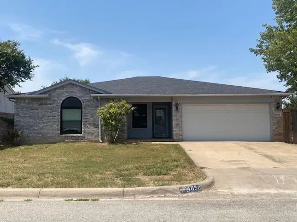 4850 Flat Creek Drive, Fort Worth