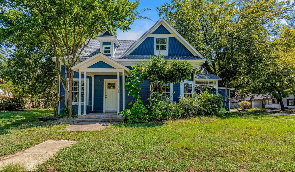 902 N Frances Street, Terrell