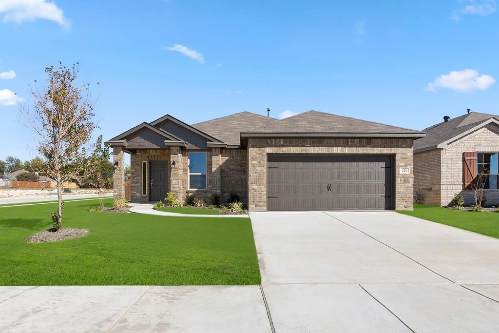420 Comanche Drive, Cleburne