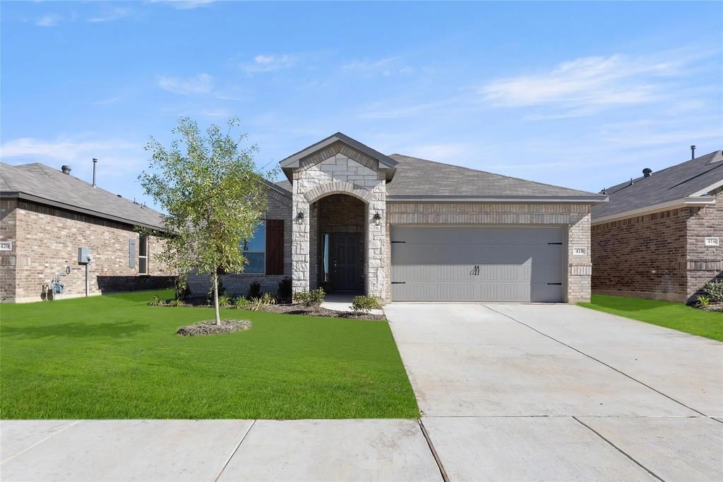 418 Comanche Drive, Cleburne