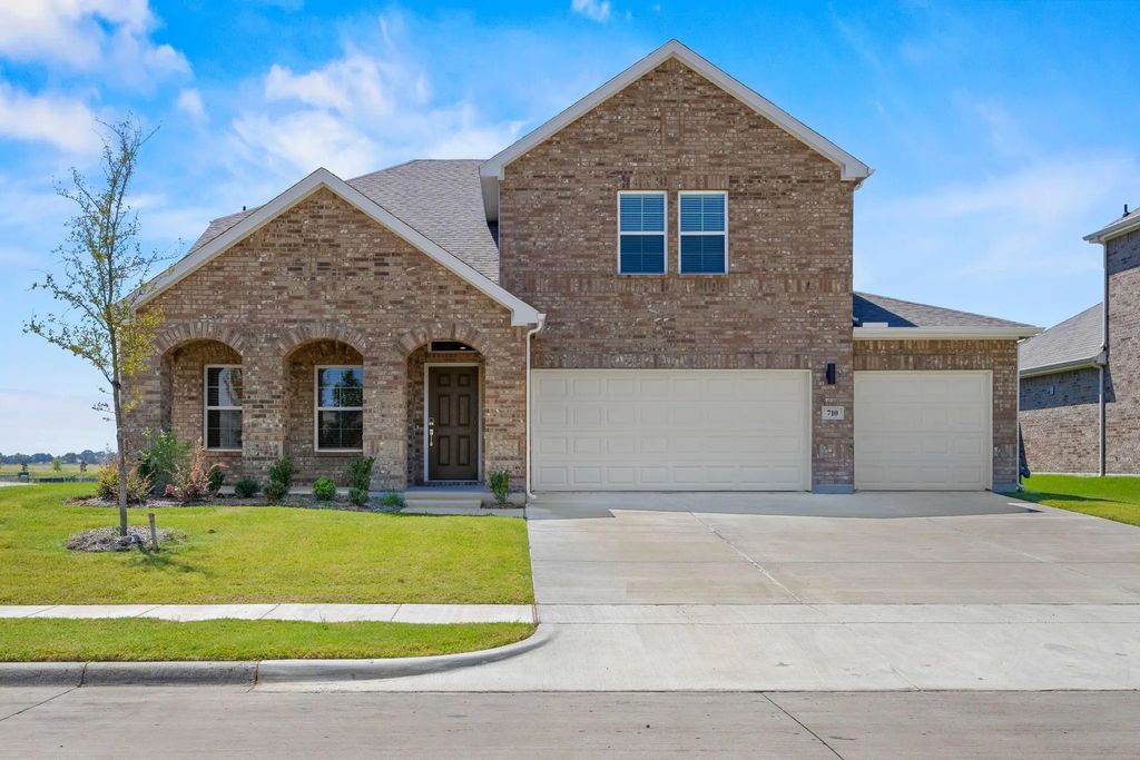 710 Acacia Avenue, Forney