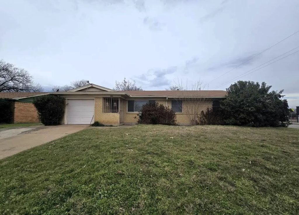 2365 Clover Ridge Drive, Dallas
