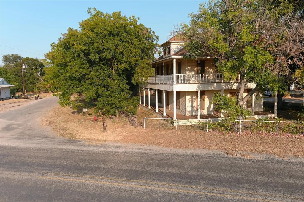 301 S Mingus Boulevard, Mingus
