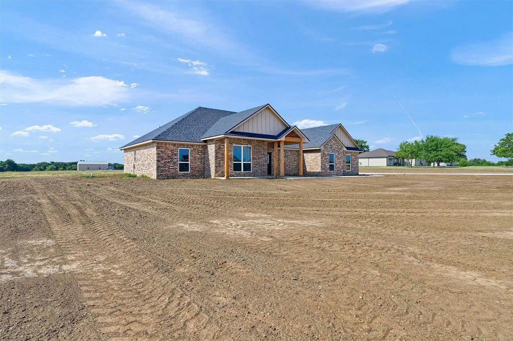 436 Dixie Road, Whitesboro