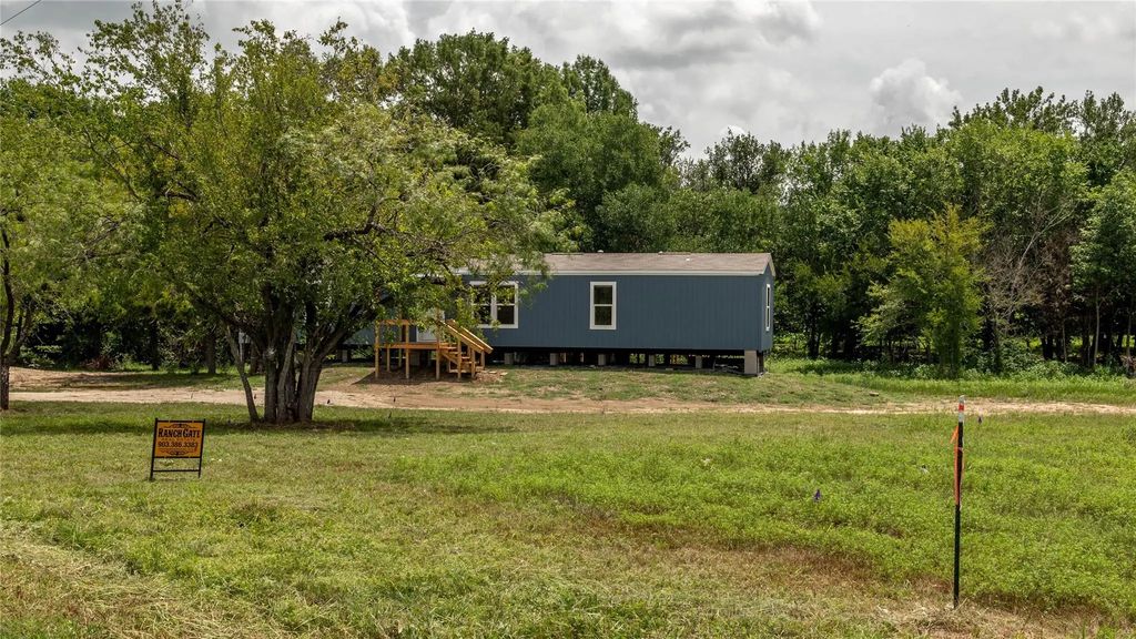 16 Cedar D, Mexia