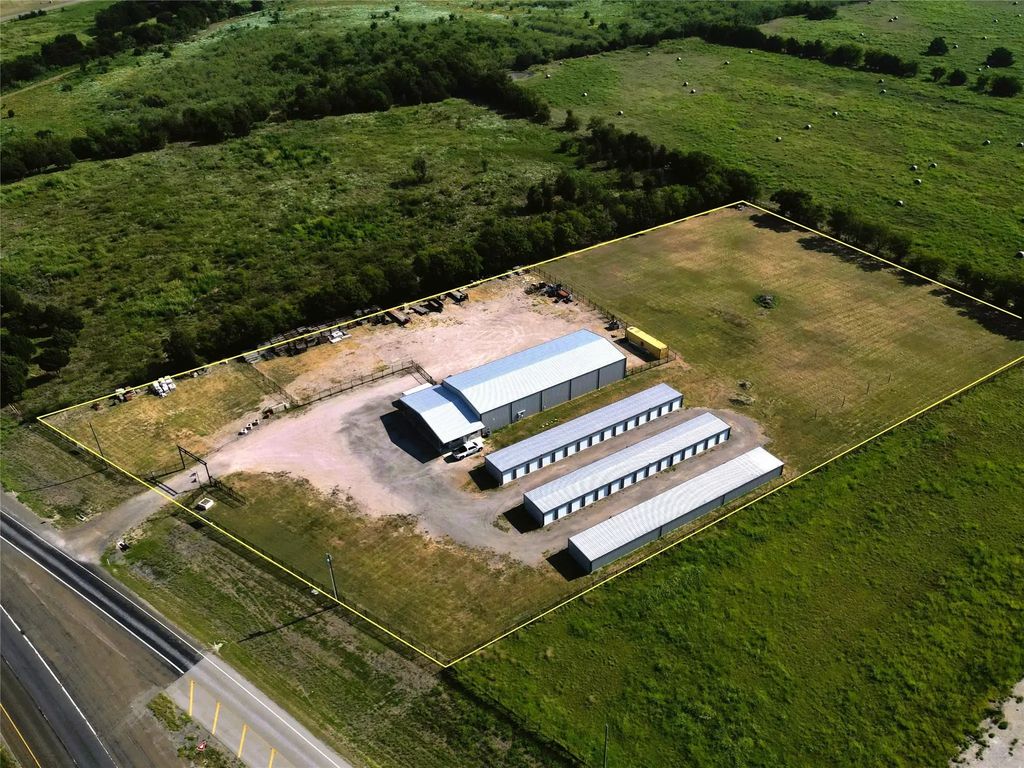 11639 E Highway 175 E, Kemp