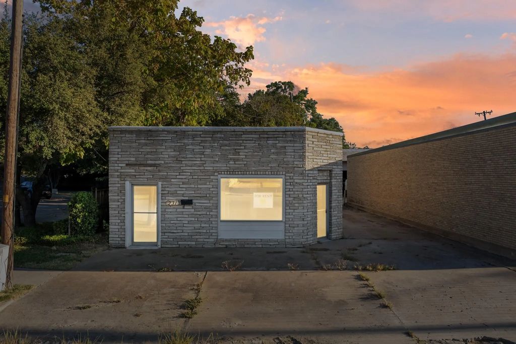 231 E Elm Street, Hillsboro