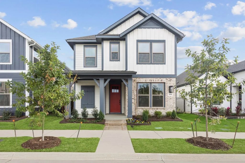 1048 Almond Blossom Circle, Crowley
