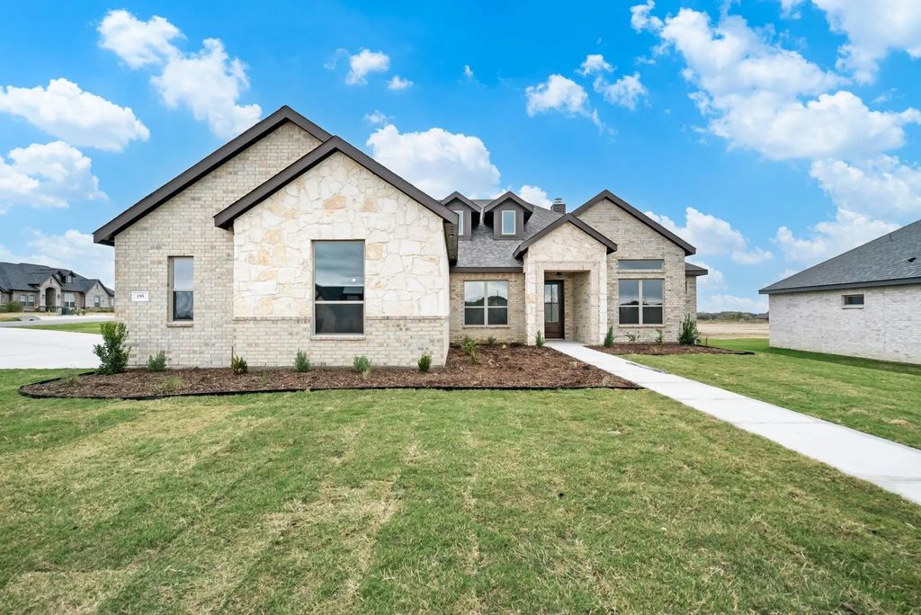 195 Coalson Crossing, Azle