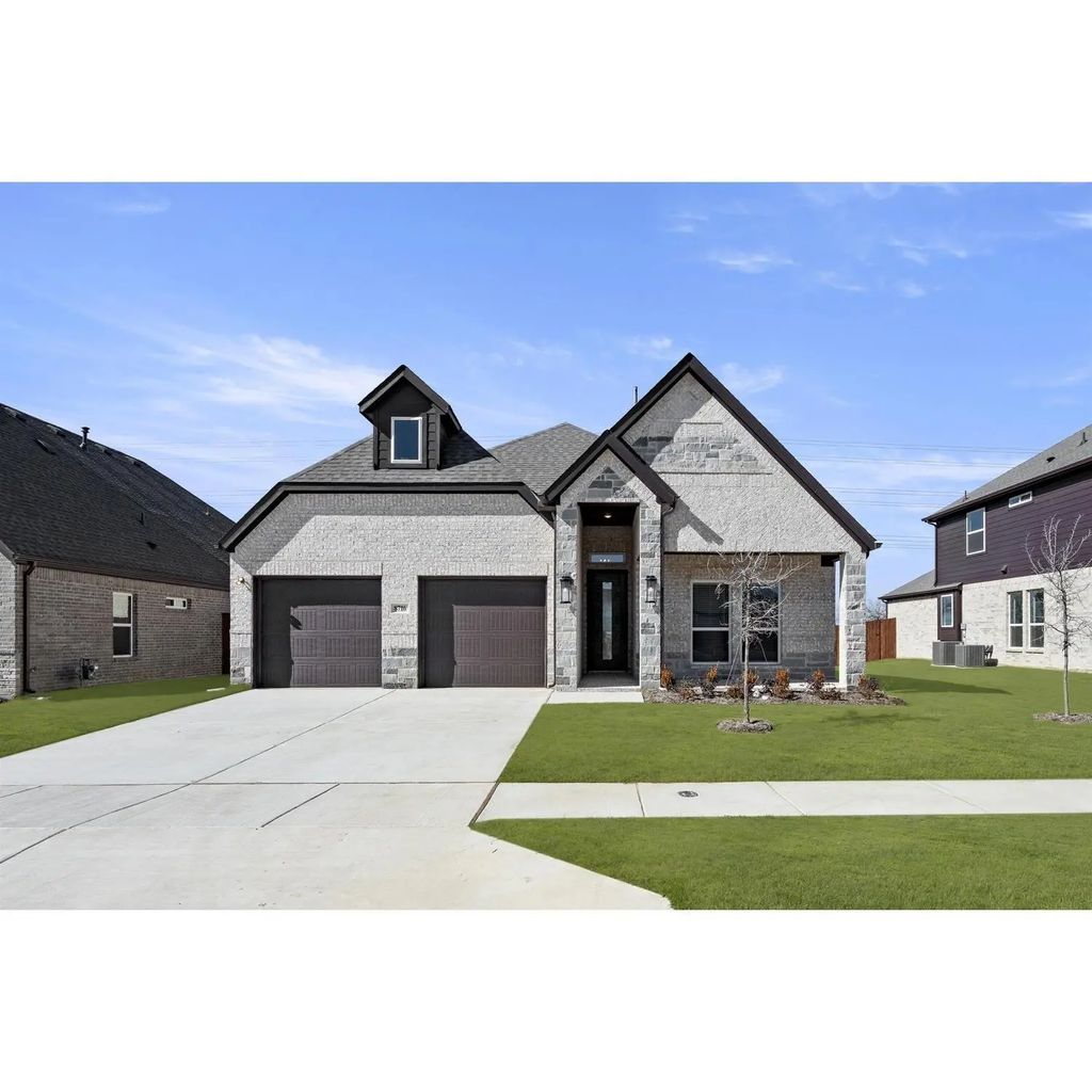 8716 Heartland Drive, Fort Worth