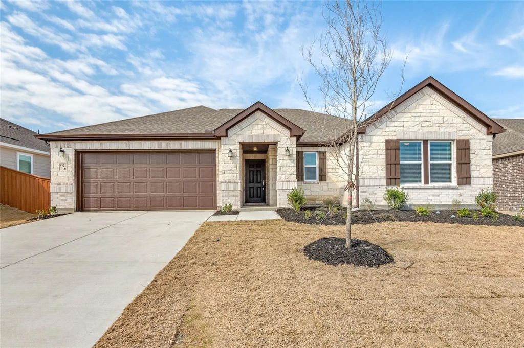 3721 Blooming Prairie Drive, Crandall