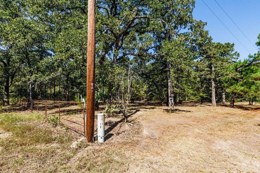 7014 County Road 2550, Quinlan