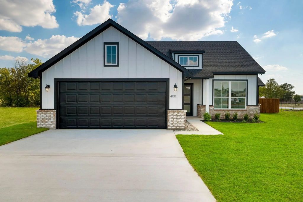 400 Cirrus Circle, Muenster
