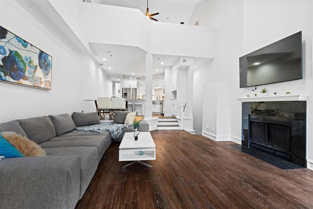 3235 Cole Avenue 305, Dallas
