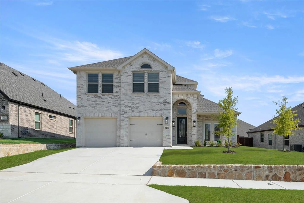 5208 Deep Creek Drive, Fort Worth