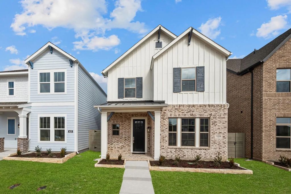 1429 Roundup Way, Argyle
