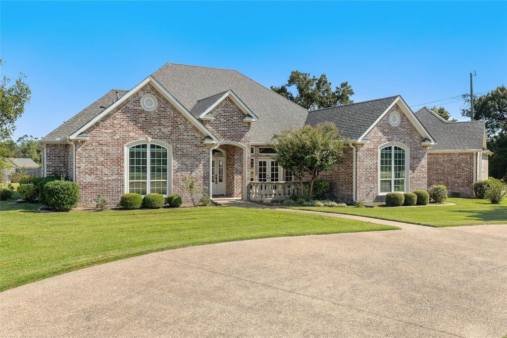 400 Briarwood Place, Sulphur Springs