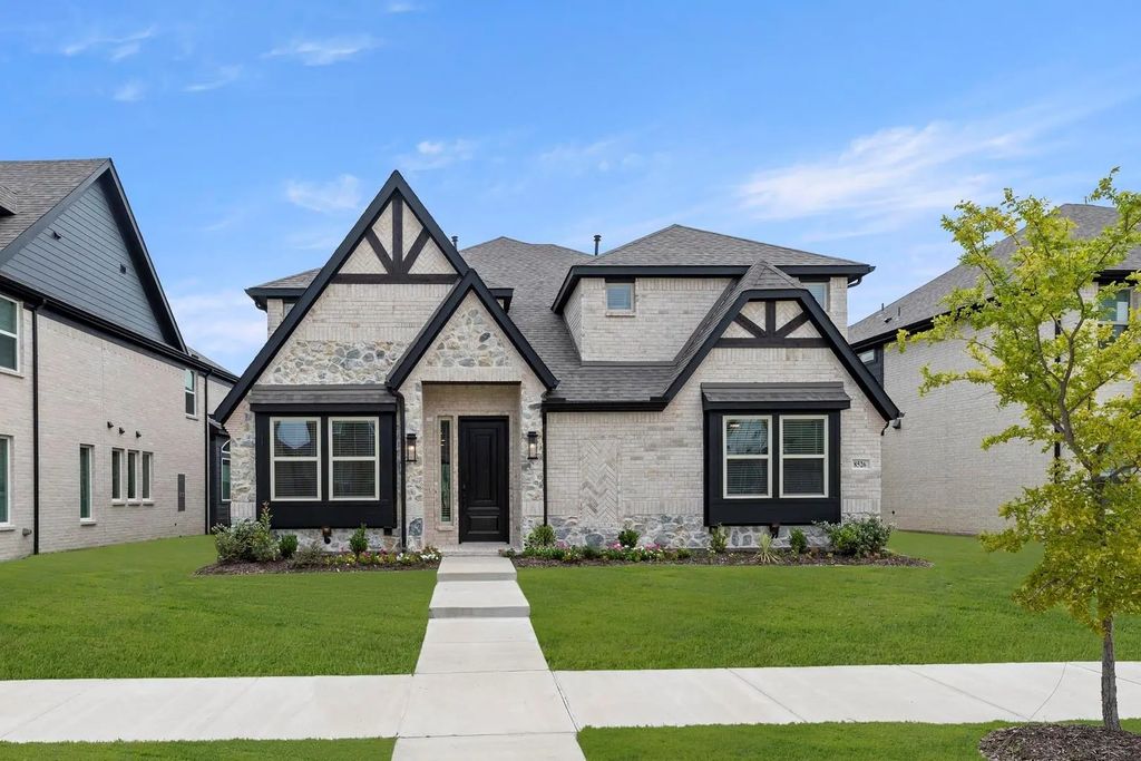 8526 Great Stone Trail, Rowlett