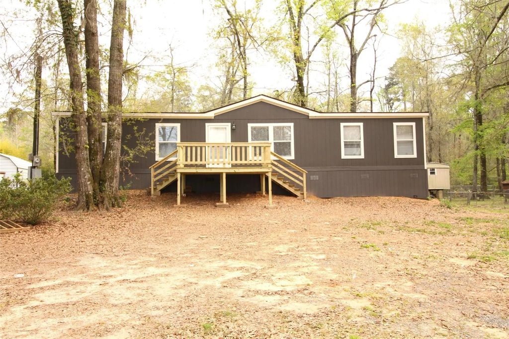 255 S Almond Lake Road, Sibley