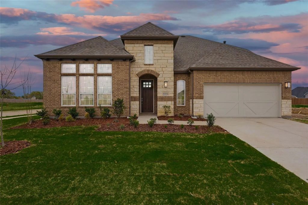 2225 Garnet Drive, Waxahachie