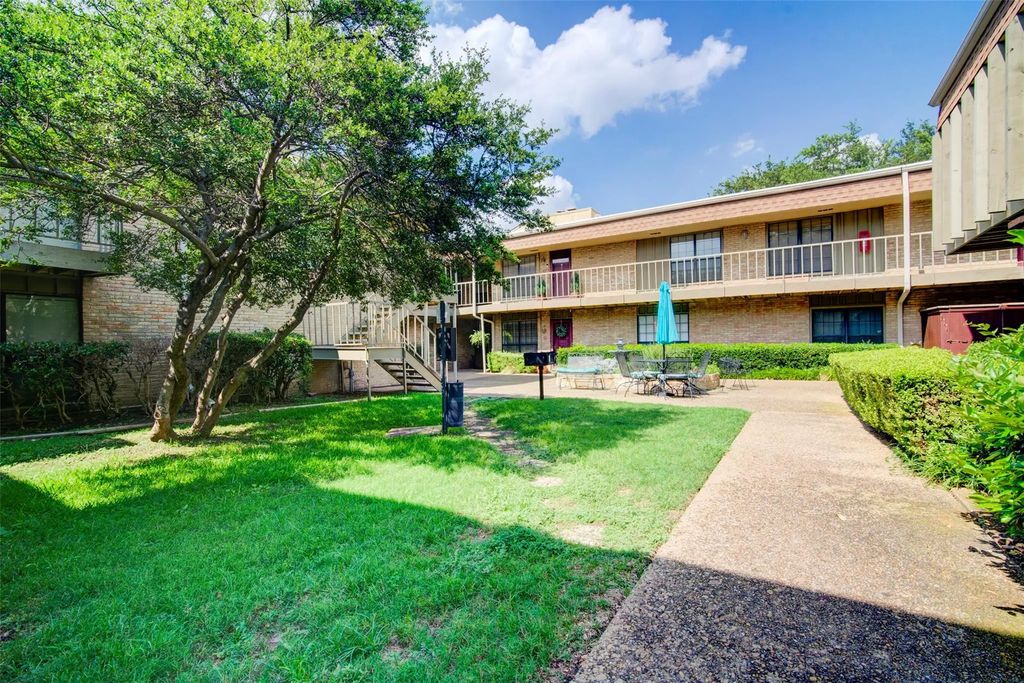 5924 Birchbrook Drive 215, Dallas