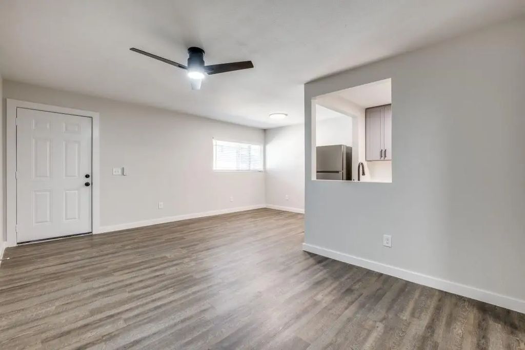 5909 Gaston Avenue 203, Dallas