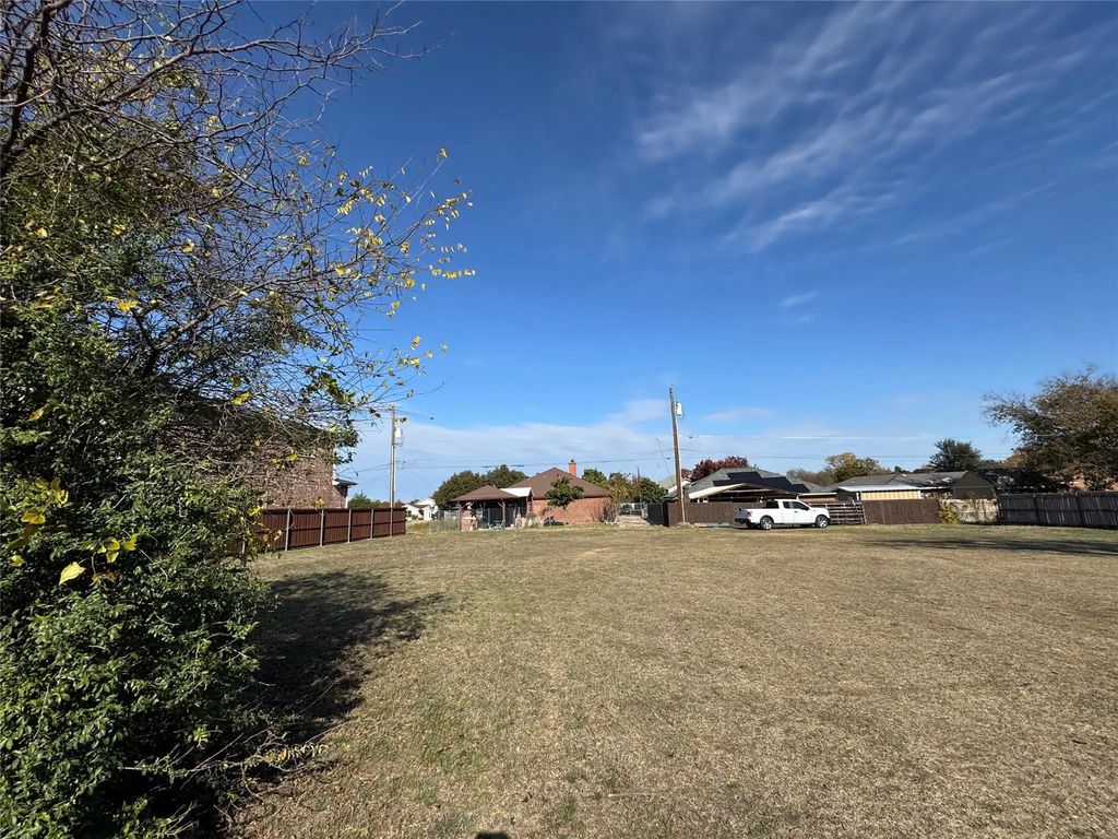 4535 Ginger Avenue, Dallas