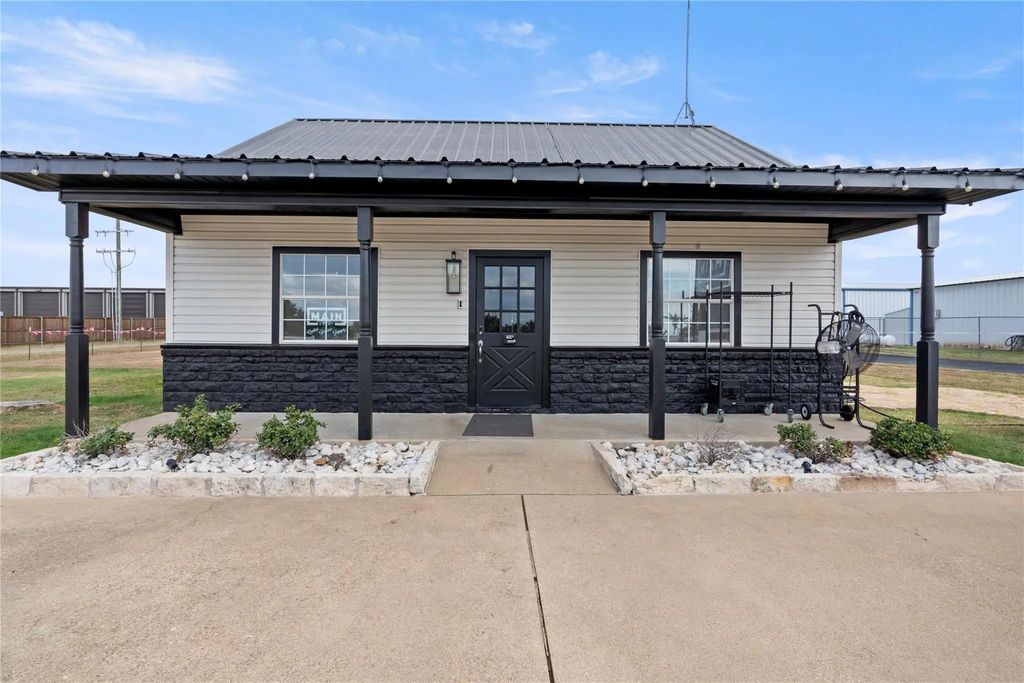 5528 Fm933, Whitney