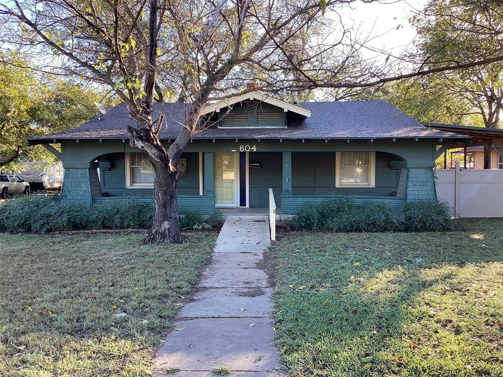 604 S Seaman Street, Eastland