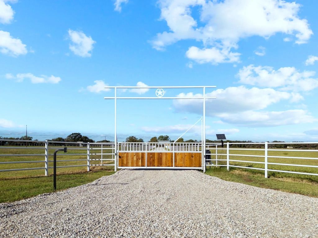 905 Ballew Springs Road, Weatherford