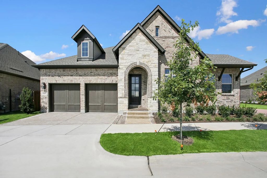 4850 Prairie Crest Lane, Arlington