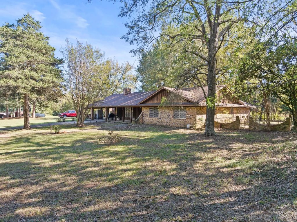 2602 Cr 4215, Mount Pleasant