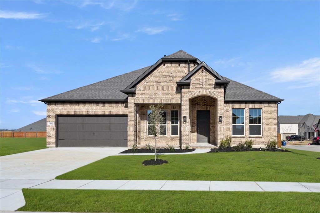 1002 Emerald Trace Drive, Justin