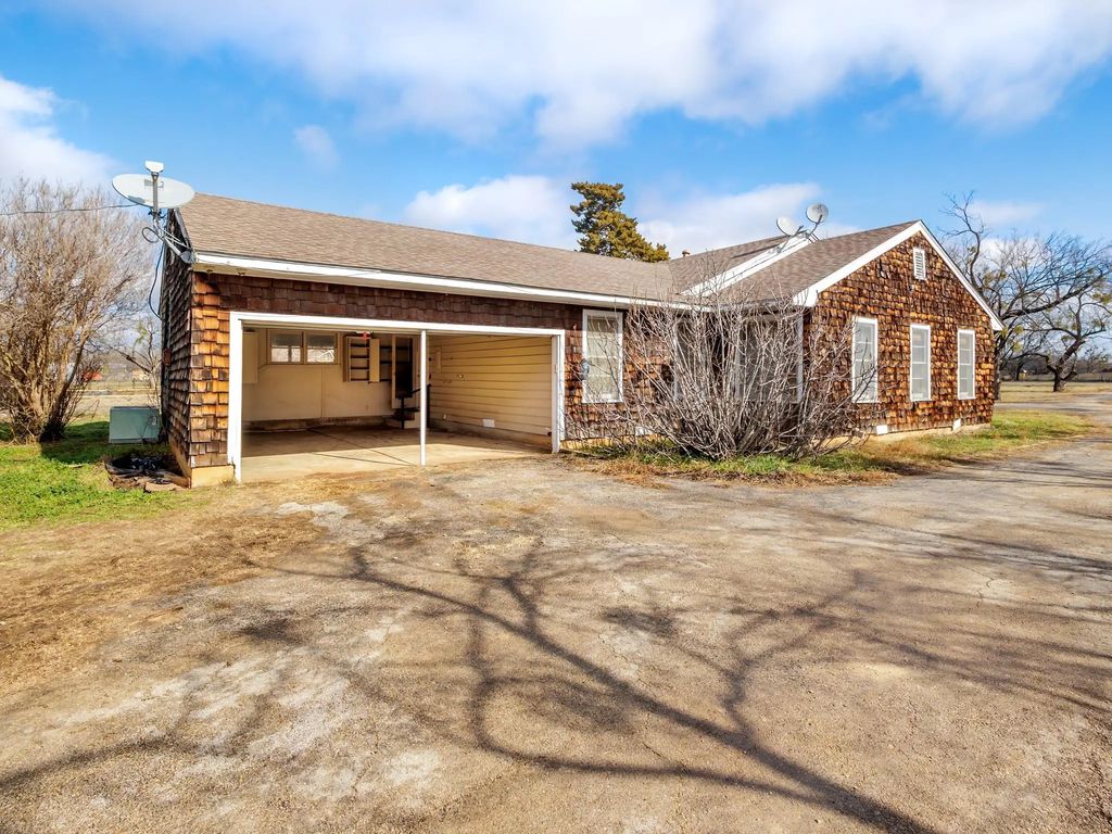 2502 Guadalupe, Coleman
