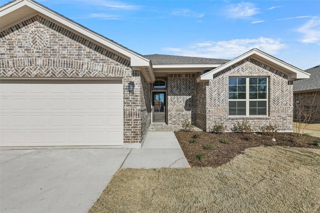 1102 Holly Street, Cleburne