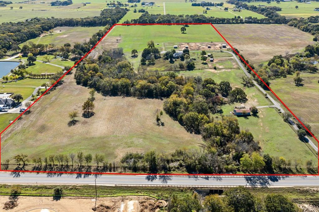 2212 Spring Hill Road, Aubrey
