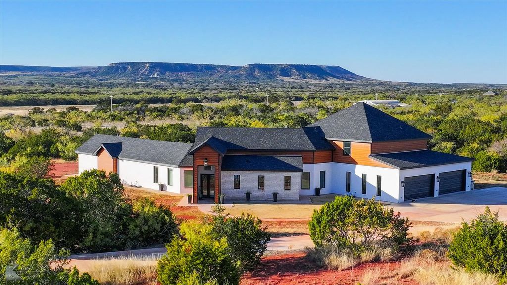 402 Ranch Road, Buffalo Gap