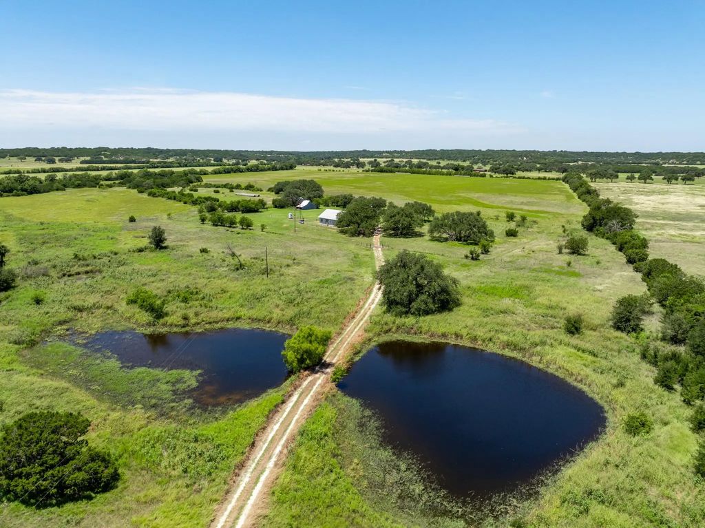 5770 County Road 309, Cranfills Gap