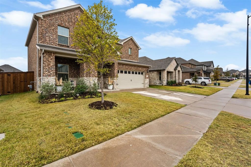 5648 Santa Elena Court, Fort Worth