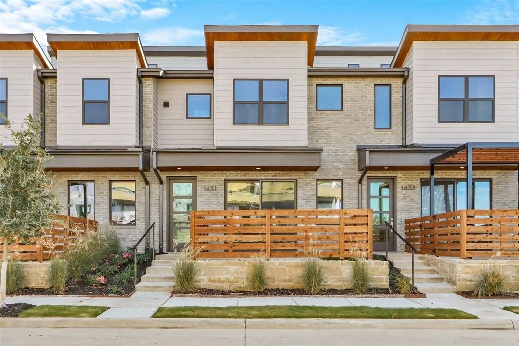 1431 Azalea Drive, Melissa
