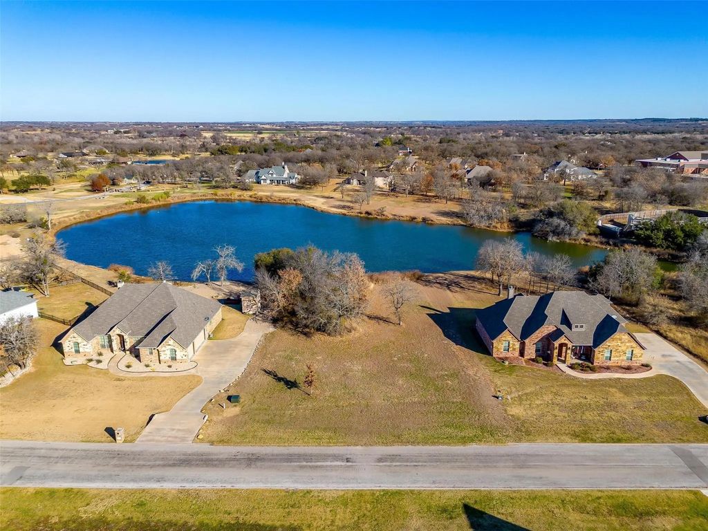 Tbd Lakeside, Lipan