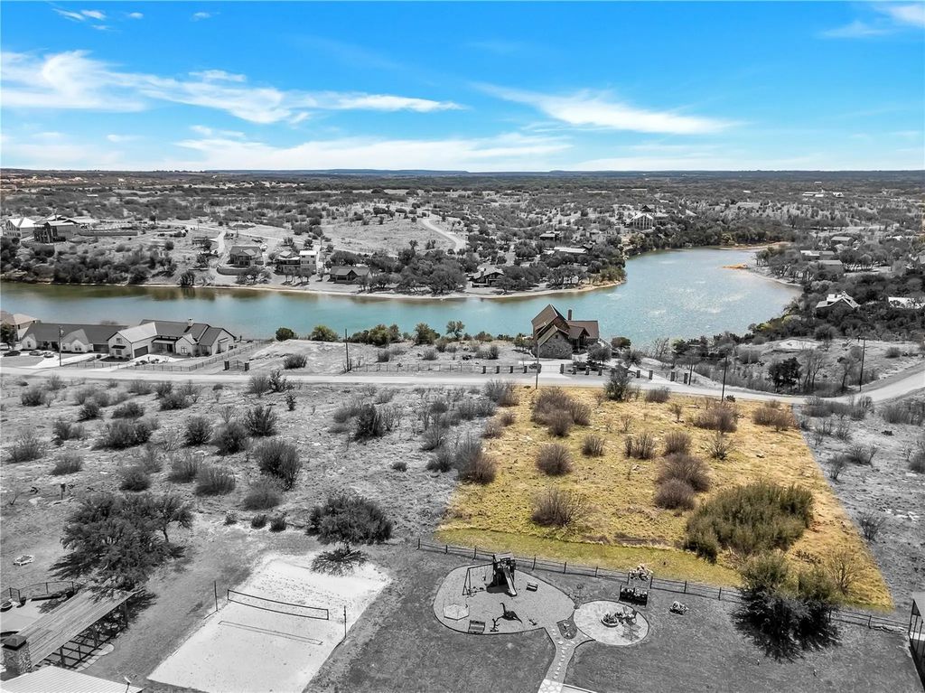 7036 Hells Gate Loop, Strawn