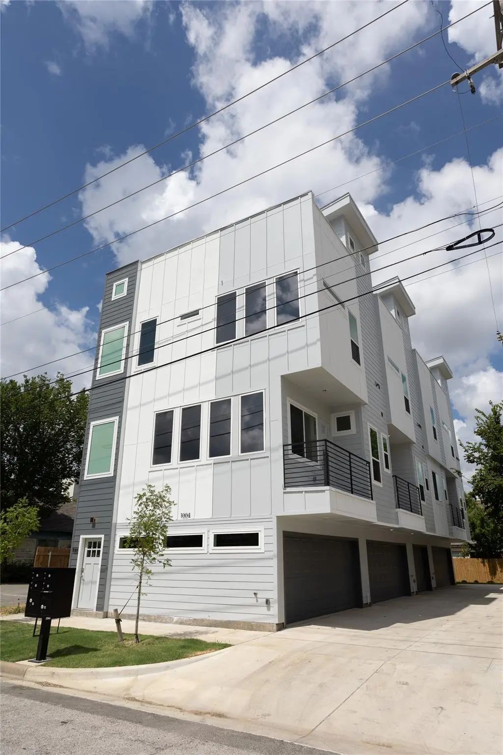 1004 Travis Avenue 4 Units, Fort Worth