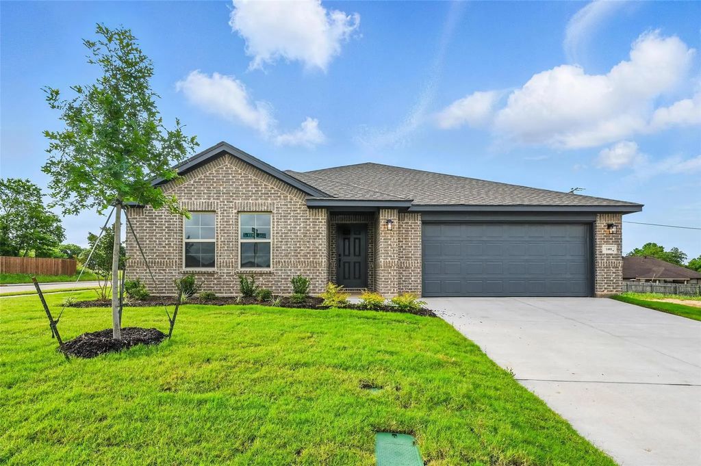 1401 Quail Creek Drive, Cleburne