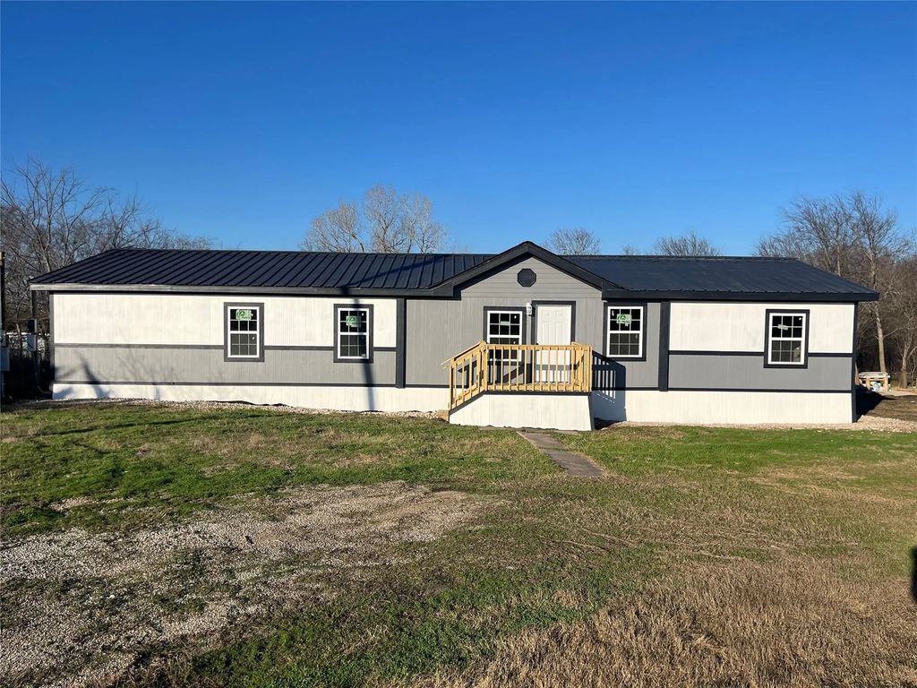 2231 Fm 1182, Ennis