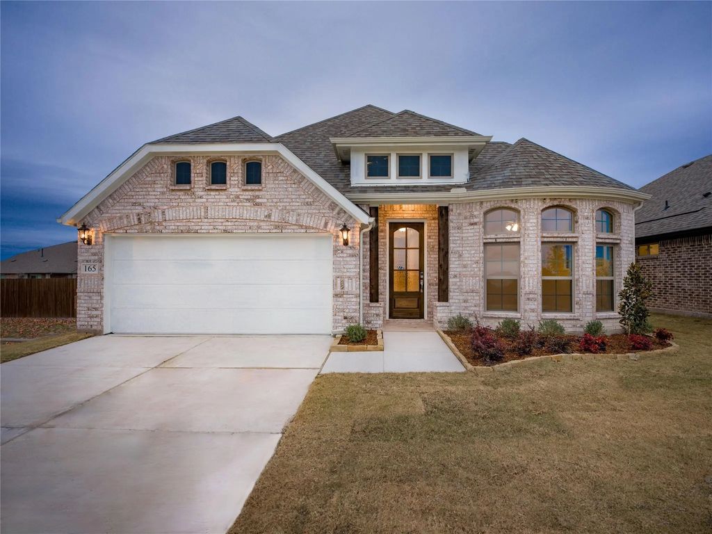 165 Winterwood Drive, Lavon