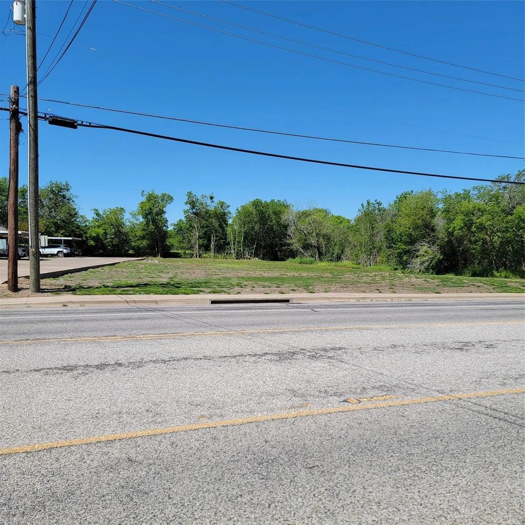 1318 Country Club Road, Cleburne